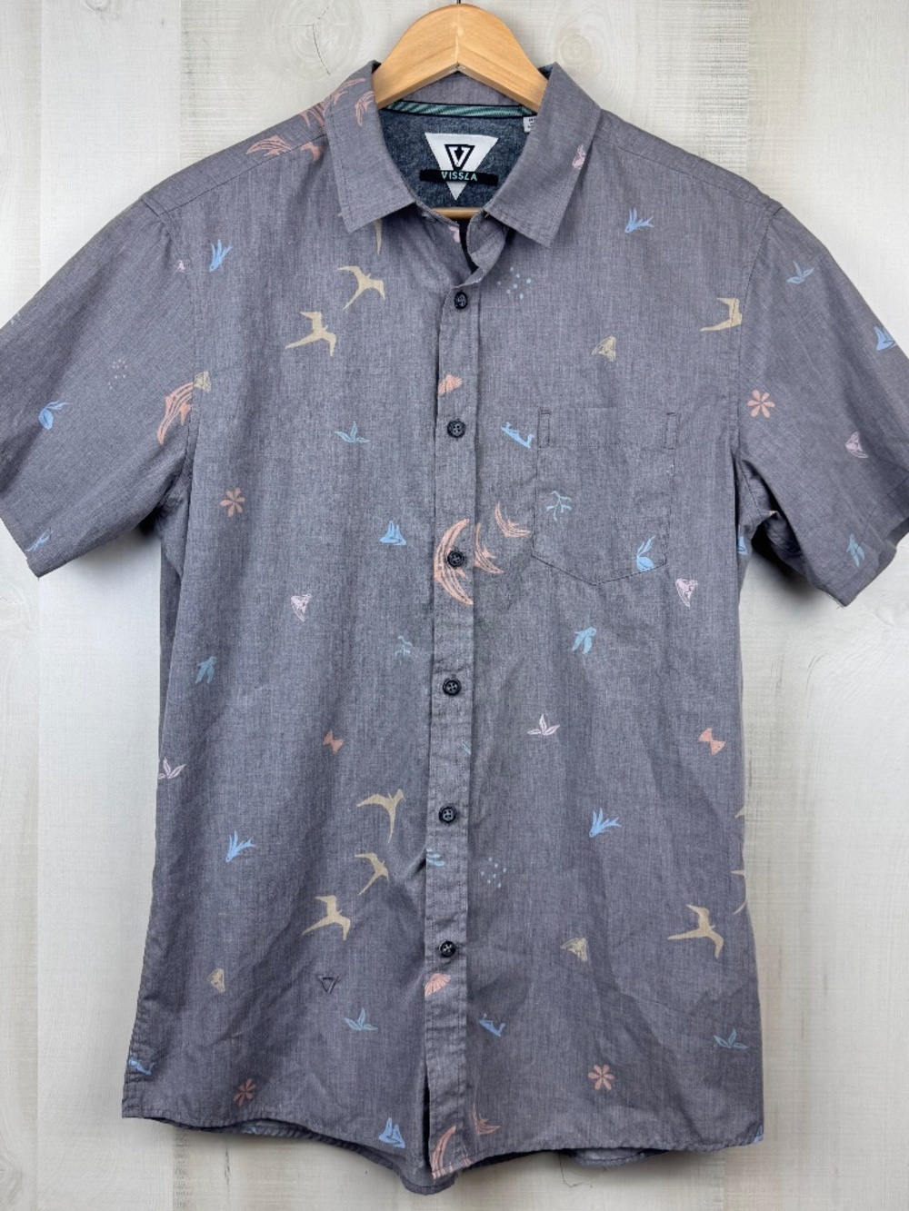 Vissla Men’s Miyashiro Island Stargazer Eco Short Sleeve Shirt Gray Medium